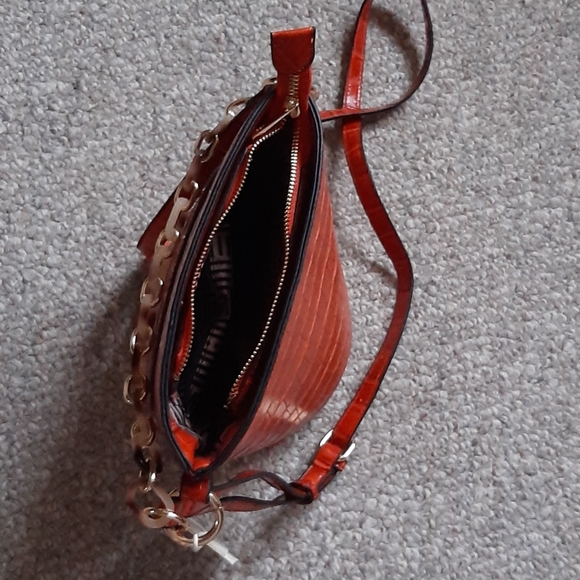 New Kayla & Ava Round Bottom Crossbody Bag - Picture 11 of 11